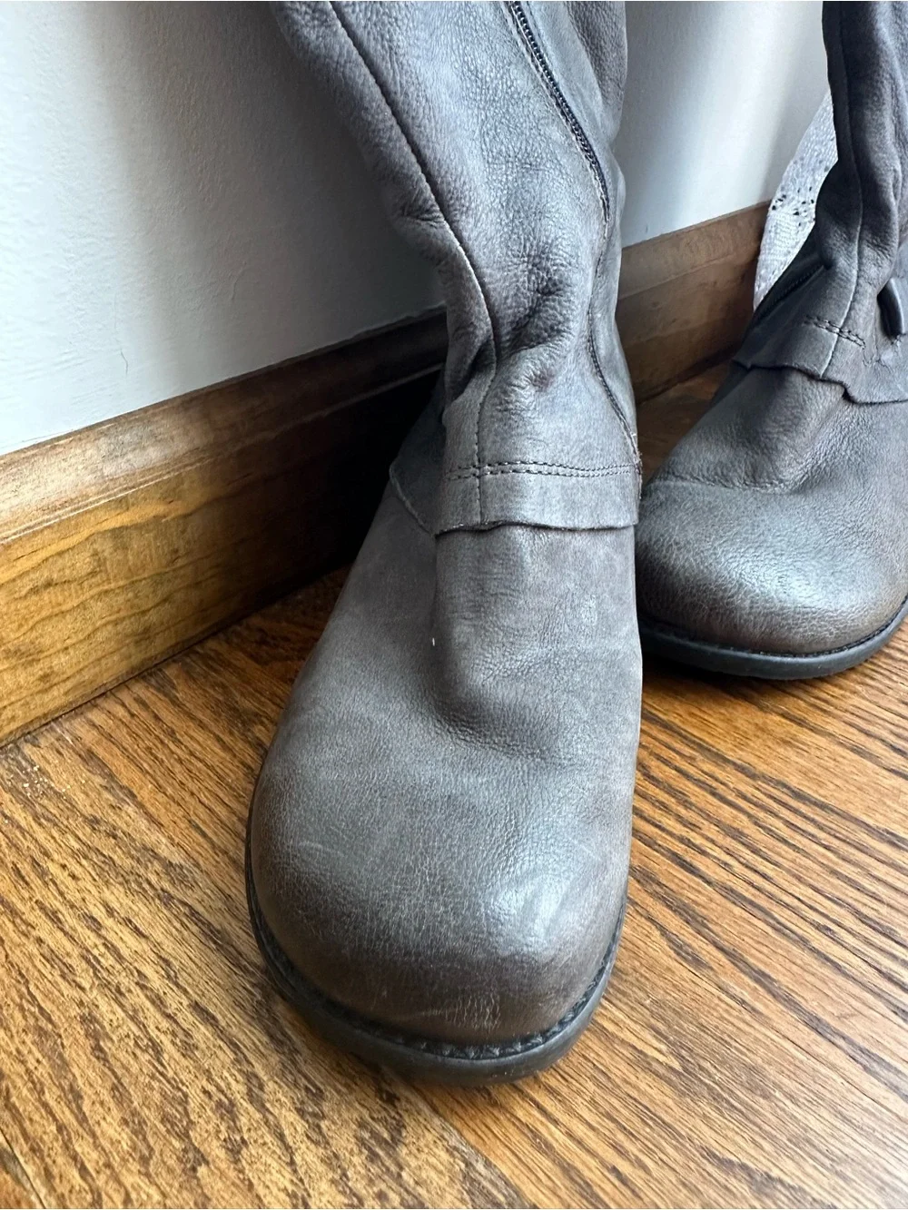 Miz Mooz tall gray